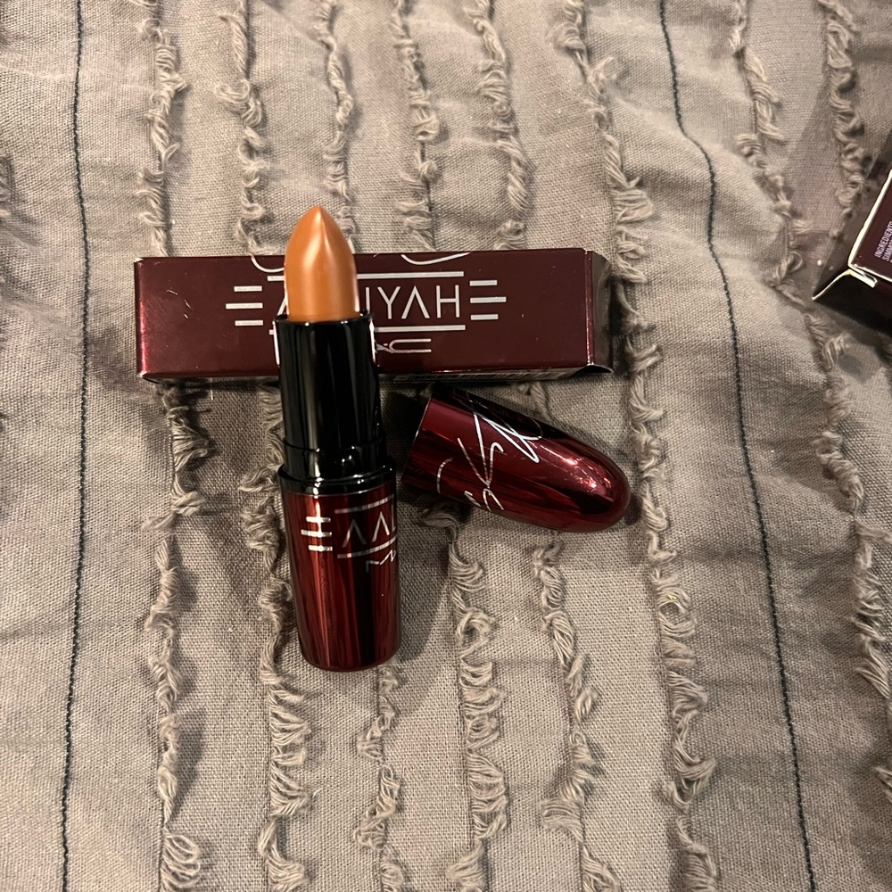 M.A.C. Makeup Aliyah Collection - Picture 11 of 15